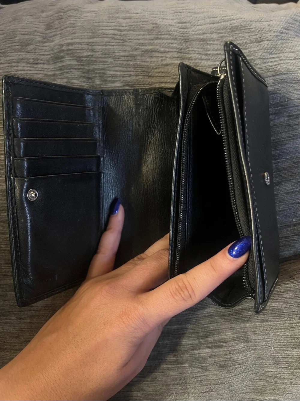 COACH Black Leather Bifold Wallet with Contrast Stitching